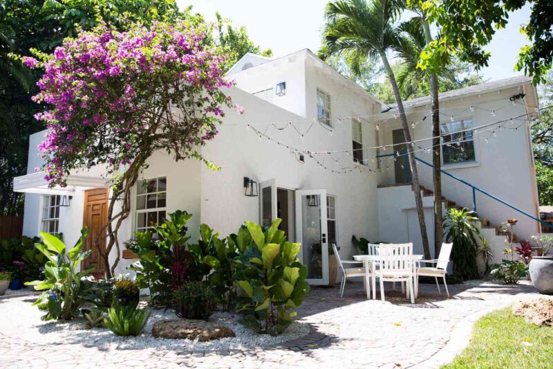 The Ultimate Exterior Cleaning Guide: Windows, Walls, and Walkways